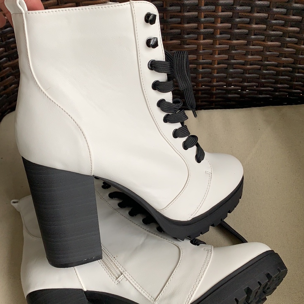 EXPRESS Lace-Up Platform White Boot - Picture 6 of 15